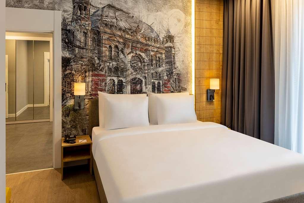 Days Inn & Suites By Wyndham Esenyurt Стамбул Номер фото