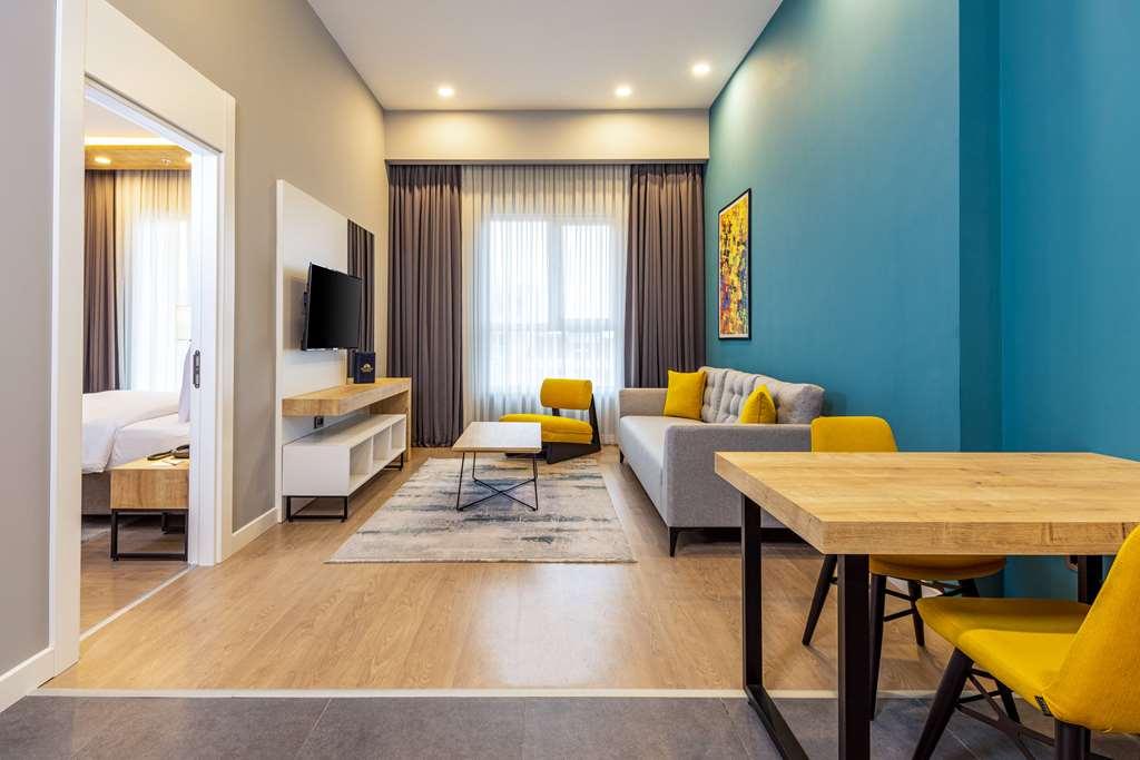 Days Inn & Suites By Wyndham Esenyurt Стамбул Номер фото
